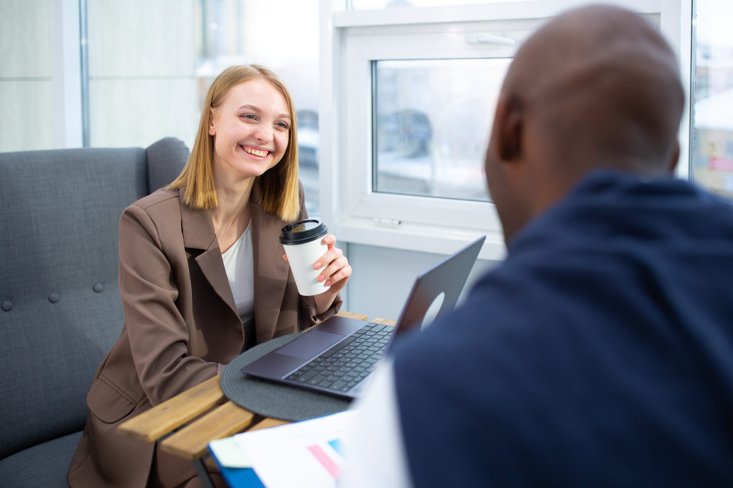 ImageSupporting Sales Reps with Hybrid Coaching 