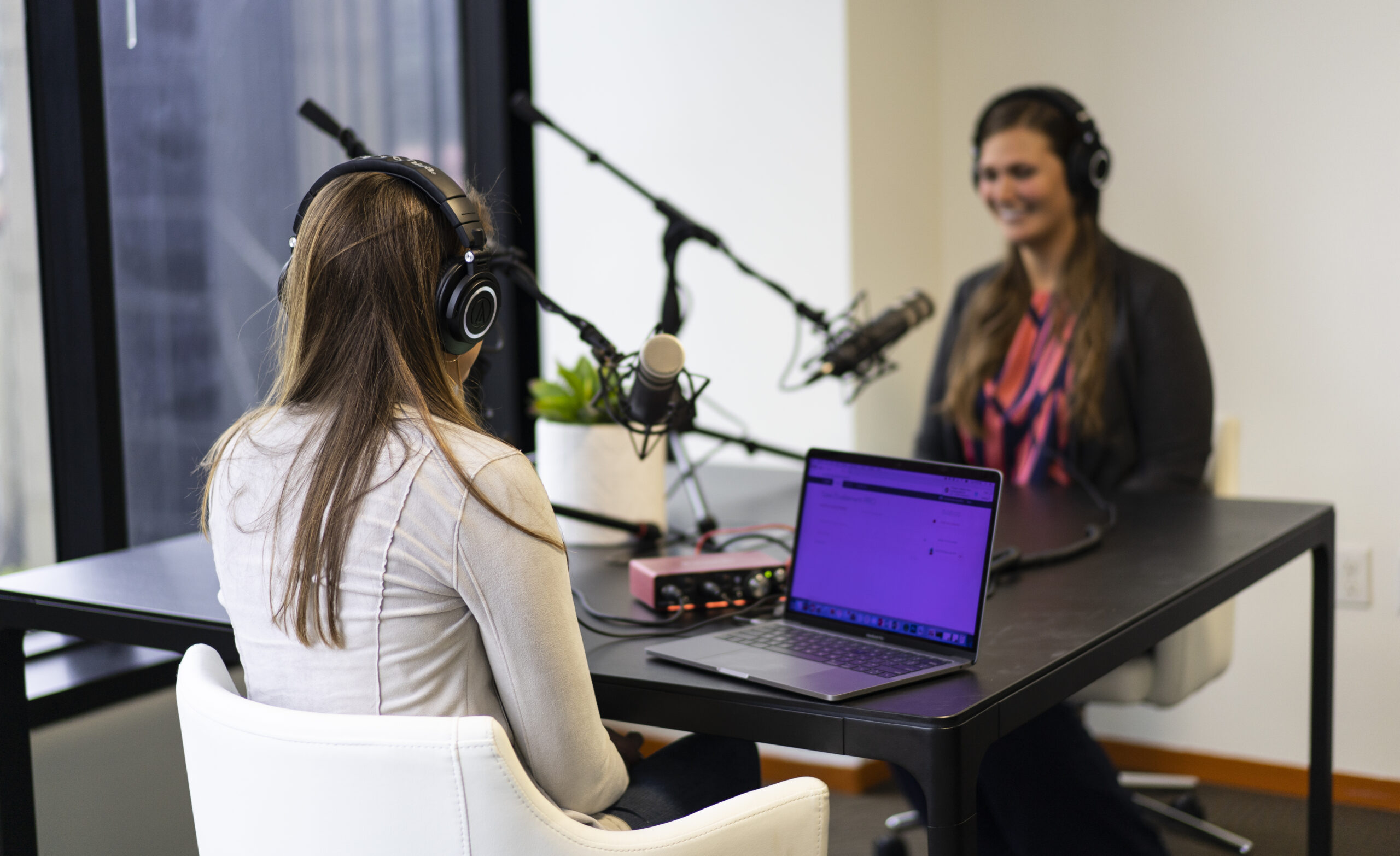 ImageEpisode 18: Hillary Anderson on Team Selling to Foster a Supportive Sales Culture 