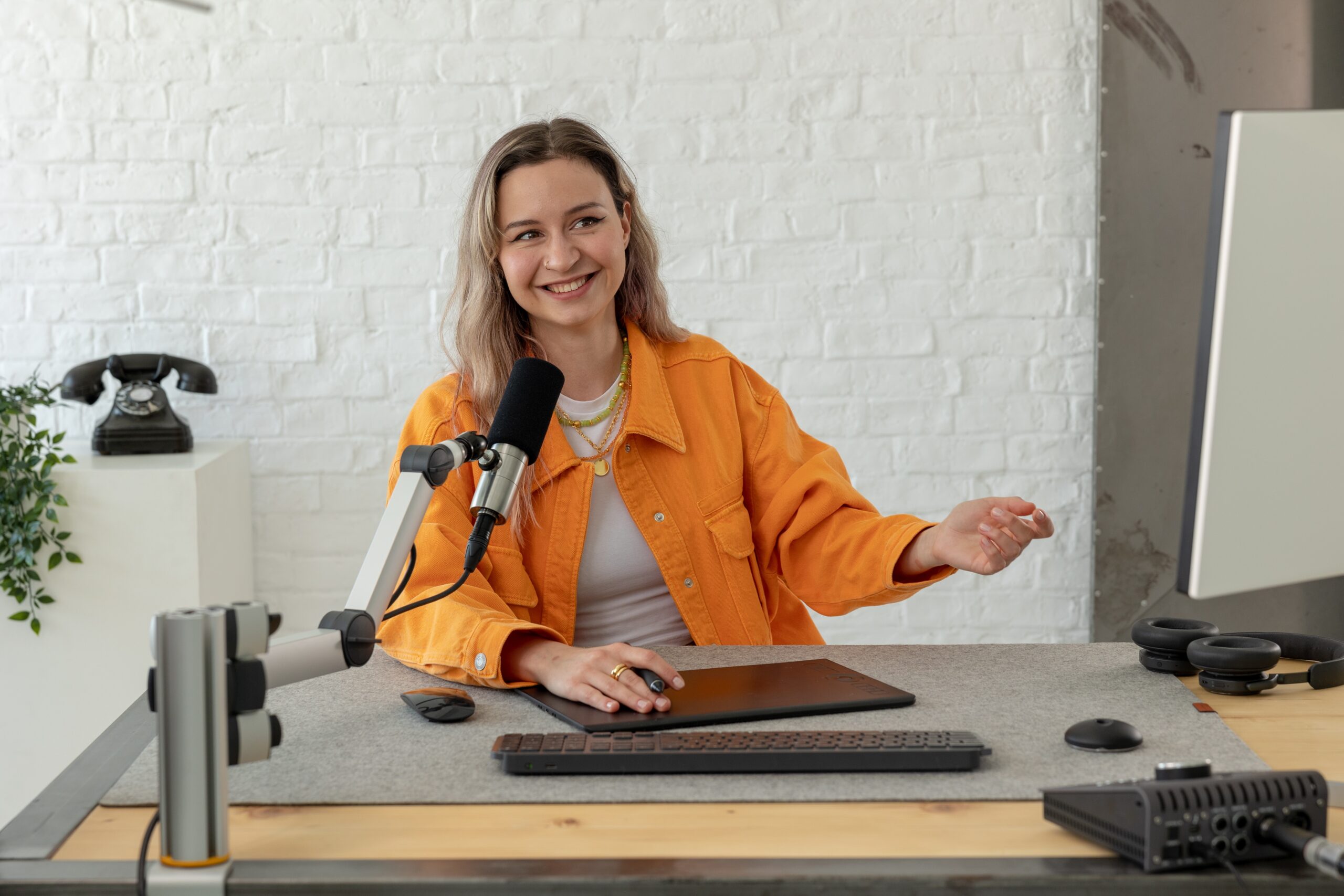 Episode 42: Best Practices for Rolling Out a New Enablement Program