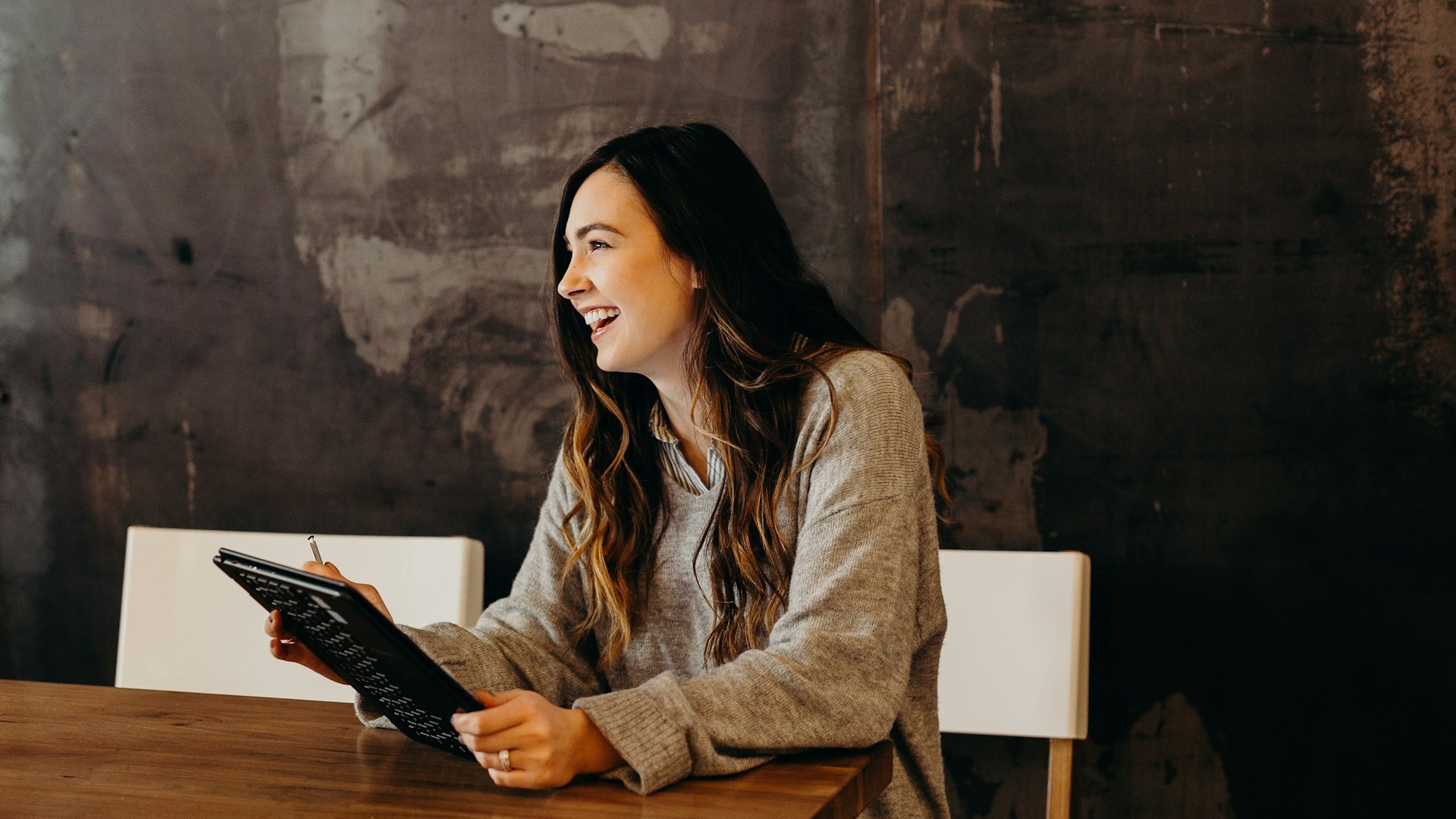 ImageLaunching Sales Plays in the Field 